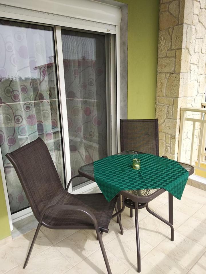 Apartment Thin Alos *